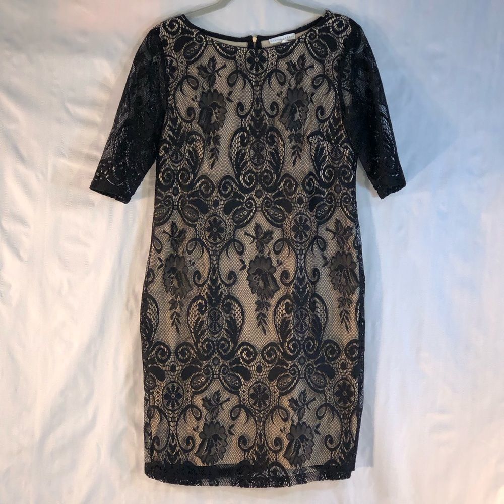 Sandra Darren Dress Black Lace Overlay Tan Lining 3/4 Length Sleeve Sheath 10👍